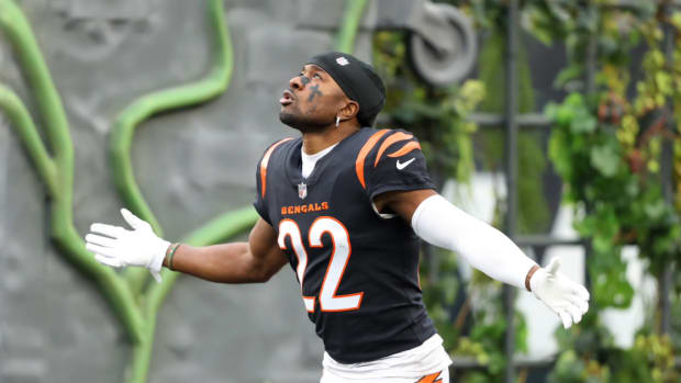 Cincinnati Bengals cornerback Chidobe Awuzie.